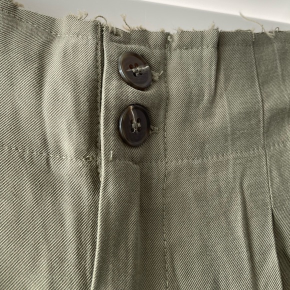 Sans Souci Green Pleat Wide Raw Edge Pant - Picture 4 of 8